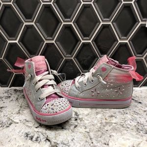 Toddler girls sketcher tennis shoes size 10